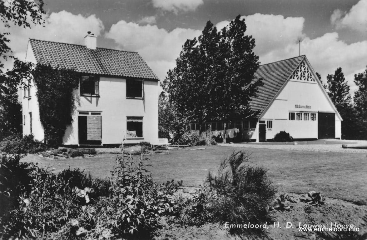 Schokbetonschuur-4.jpg Schokbetonschuur-4.jpg